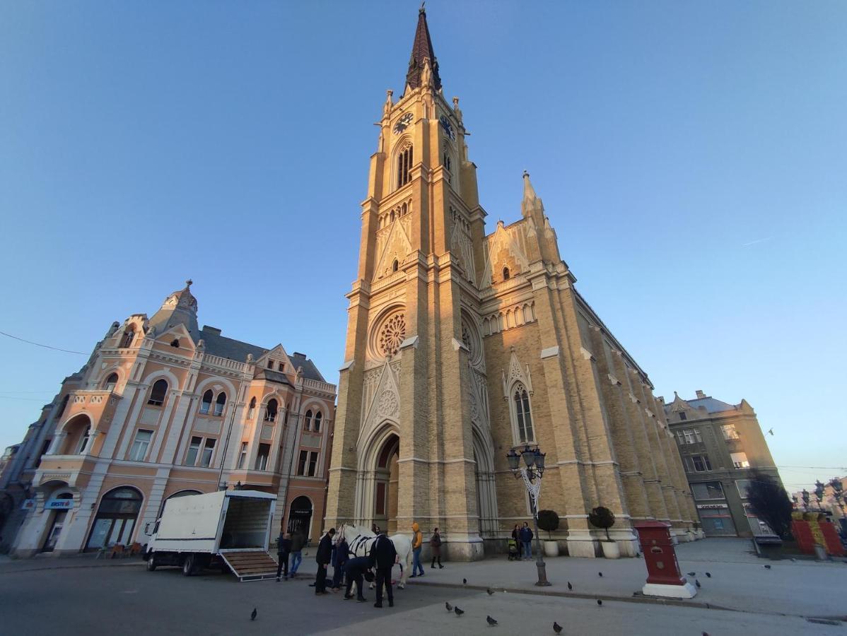 Woody Novi Sad Exterior foto