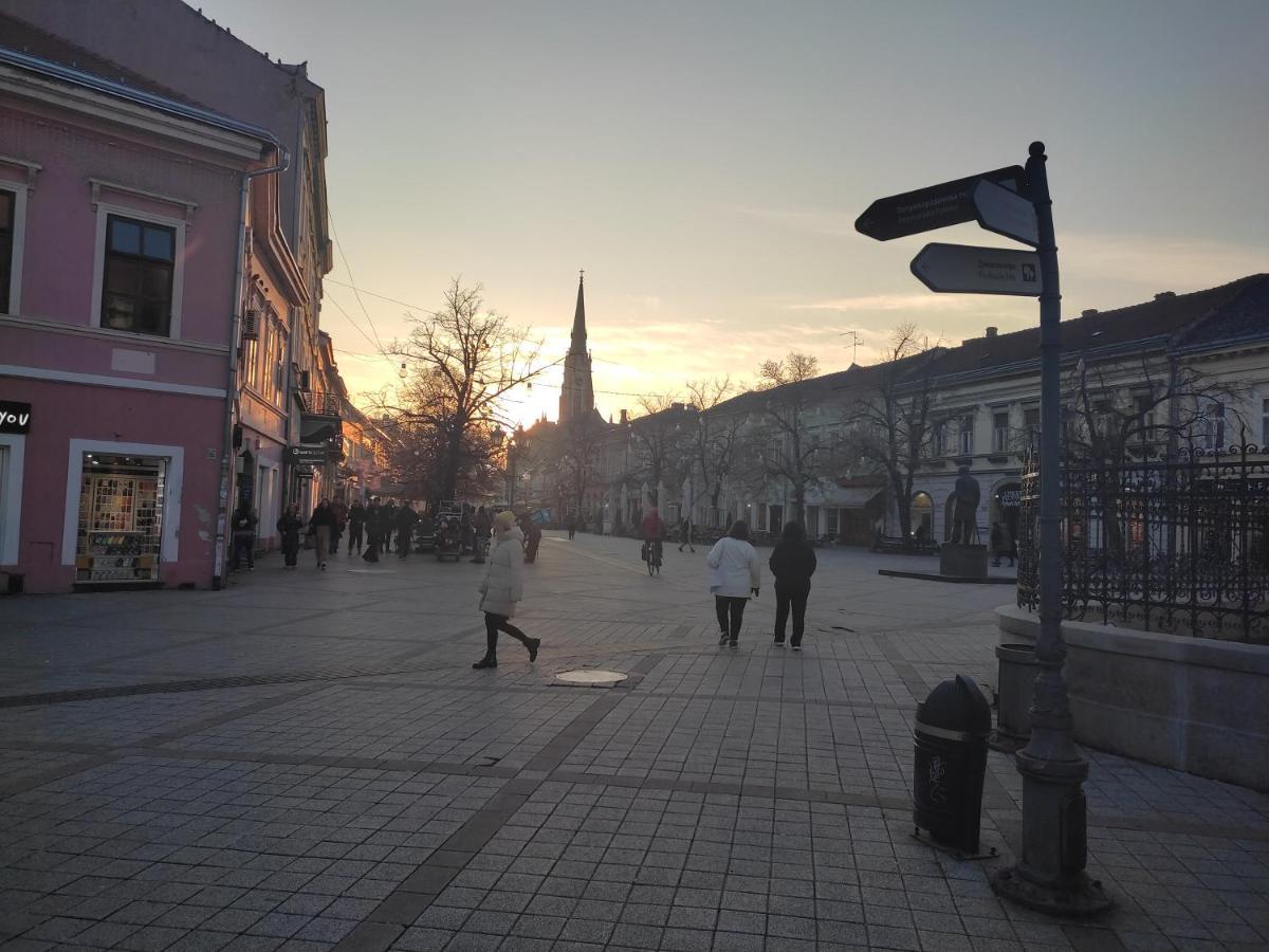 Woody Novi Sad Exterior foto