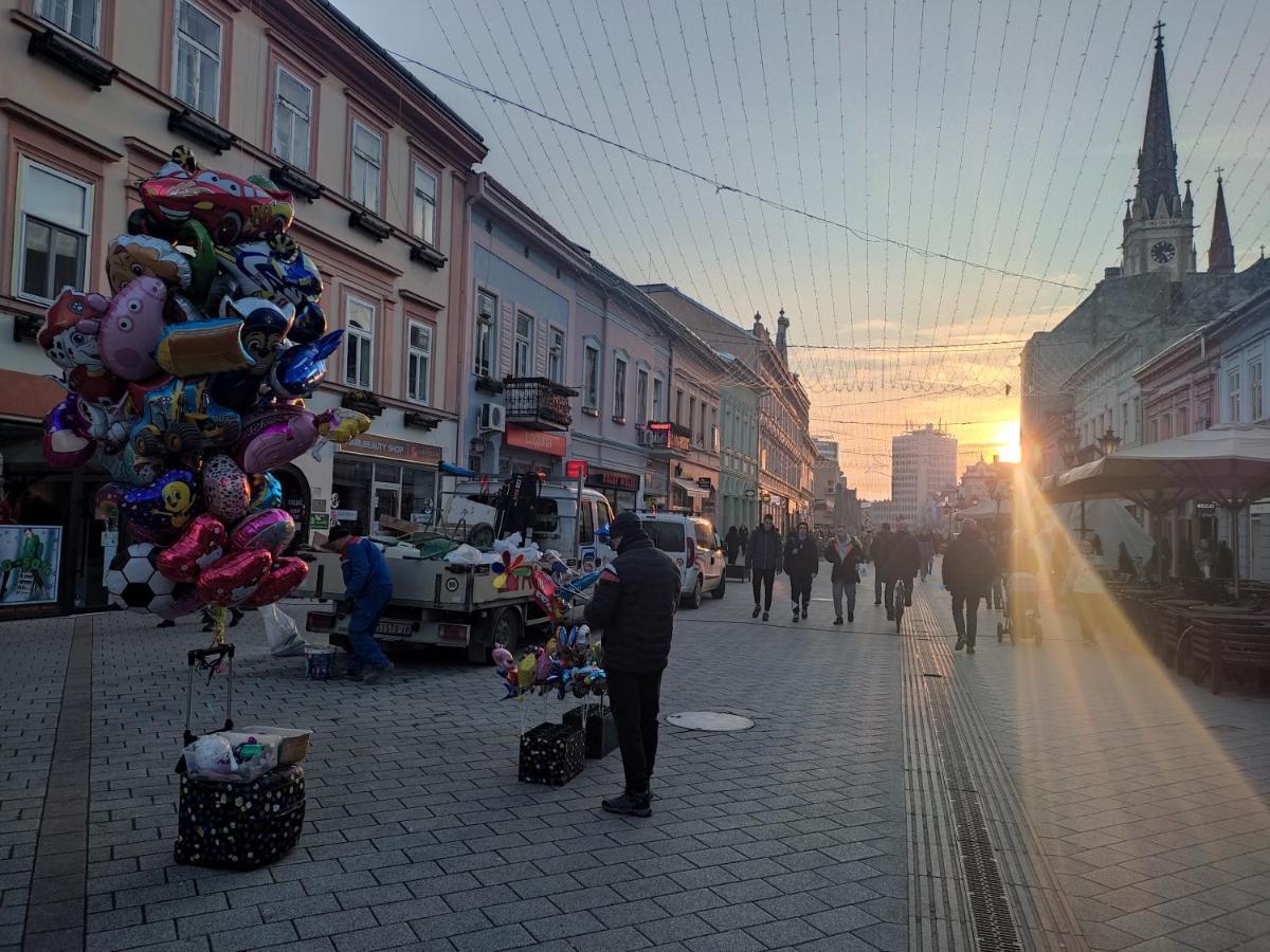 Woody Novi Sad Exterior foto